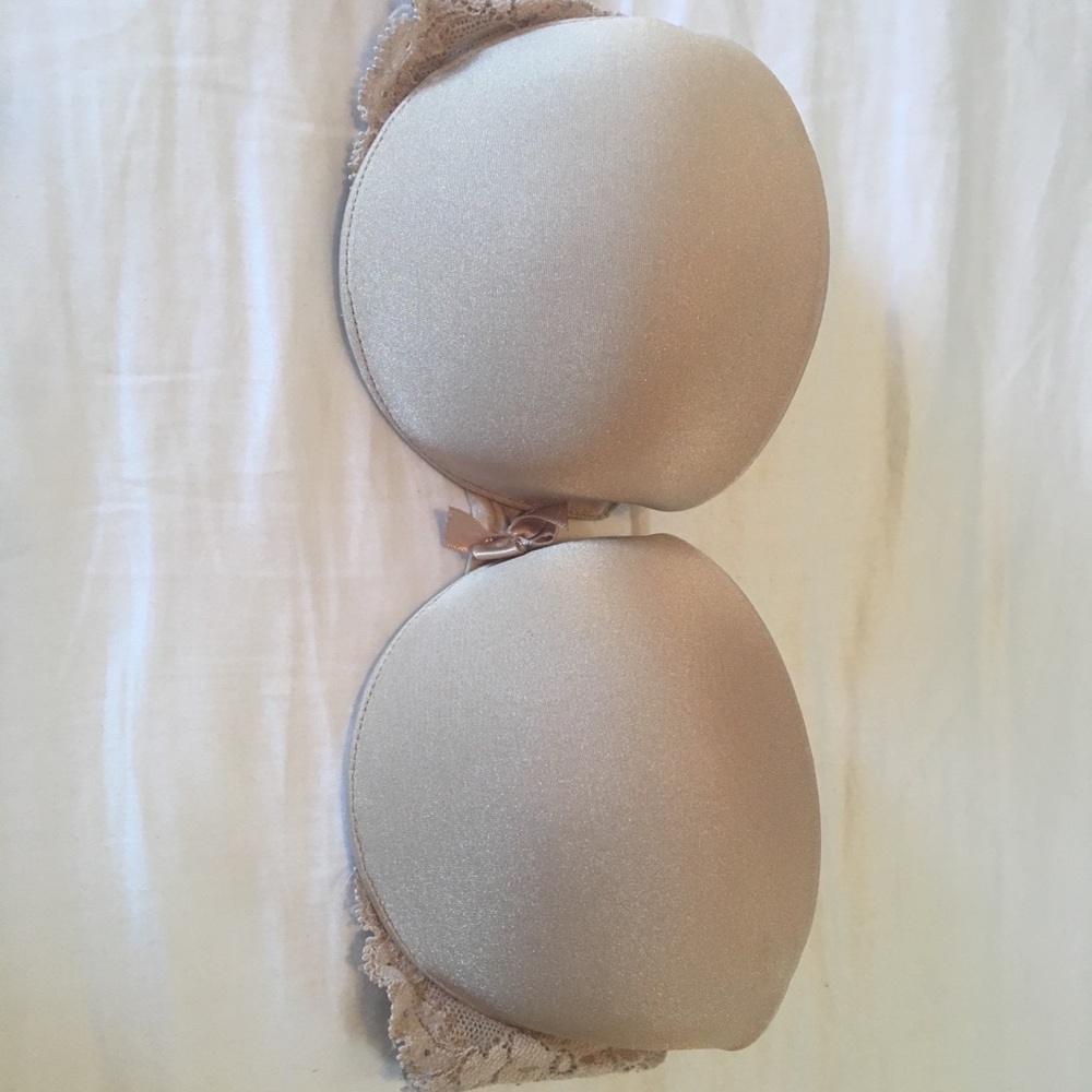 nude/tan VS pushup bra